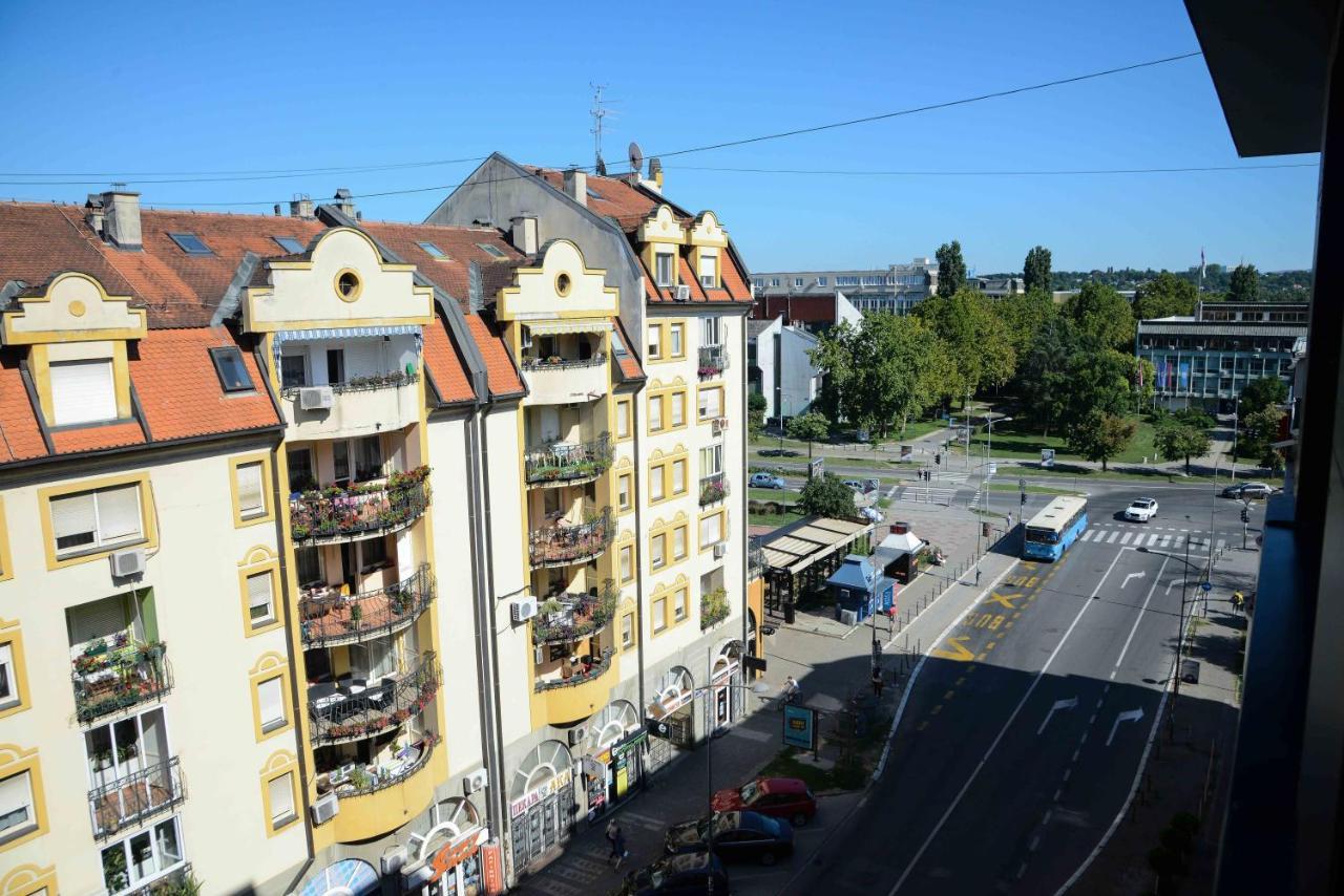 Tesla 70 Apartment With Secure Parking In The Garage Новий Сад Екстер'єр фото